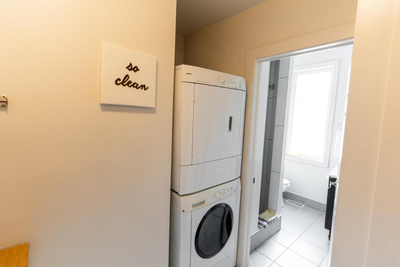 Modern 1 Bedroom Apartment With In-Suite Laundry Hamilton Bagian luar foto