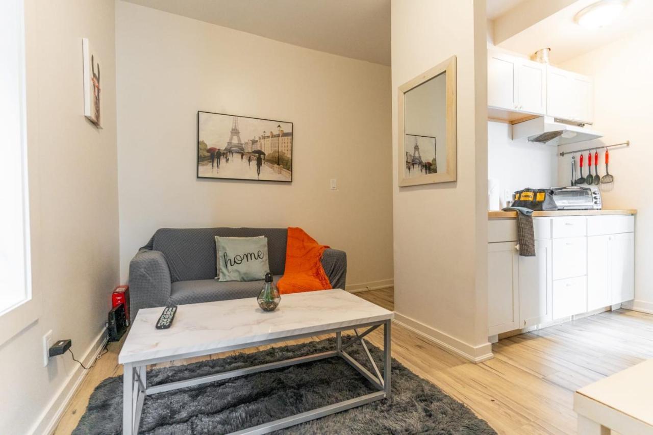 Modern 1 Bedroom Apartment With In-Suite Laundry Hamilton Bagian luar foto