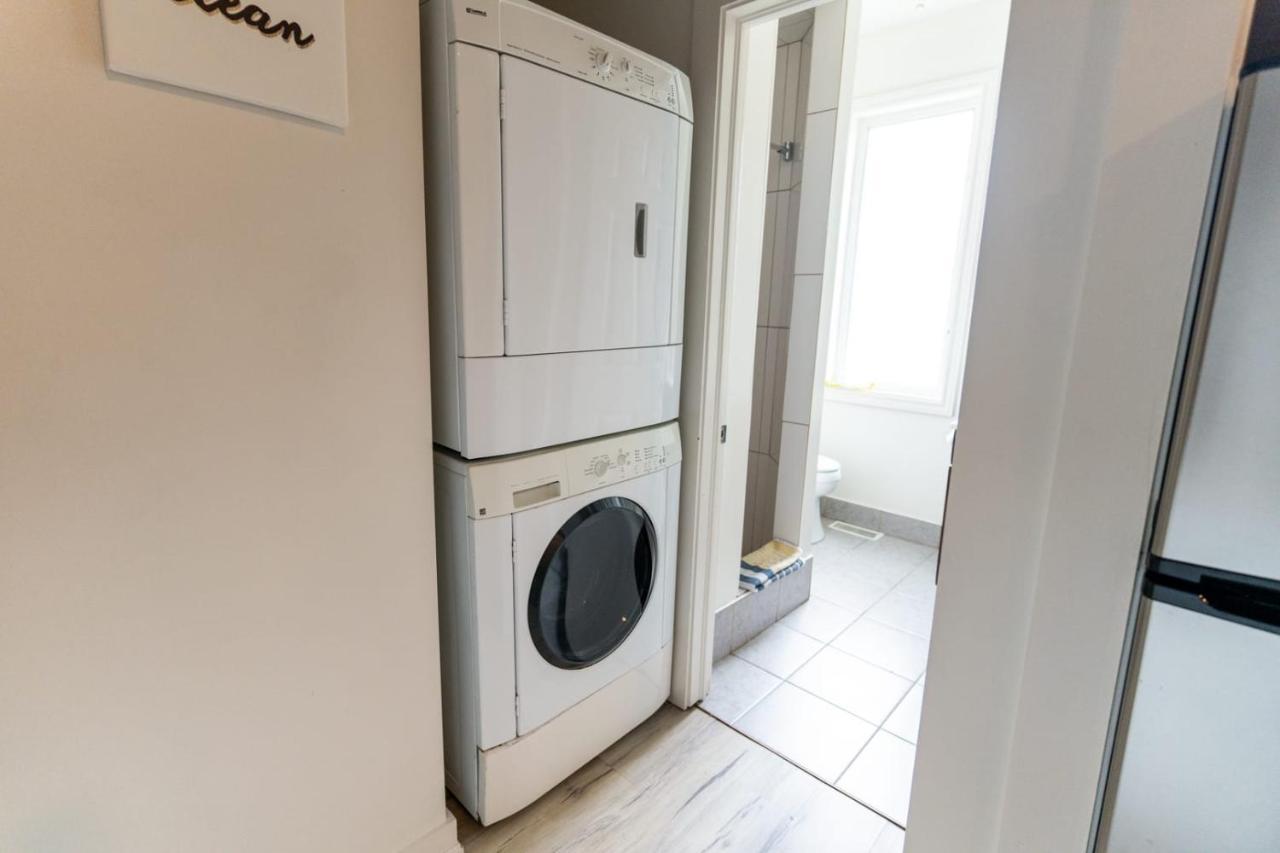Modern 1 Bedroom Apartment With In-Suite Laundry Hamilton Bagian luar foto